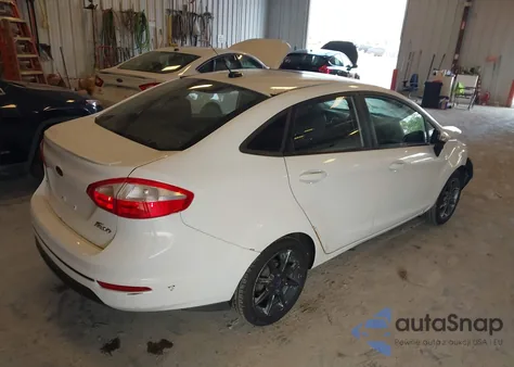 2014 Ford Fiesta Se z USA, uszkodzony, nr VIN 3FADP4BJ8EM218353